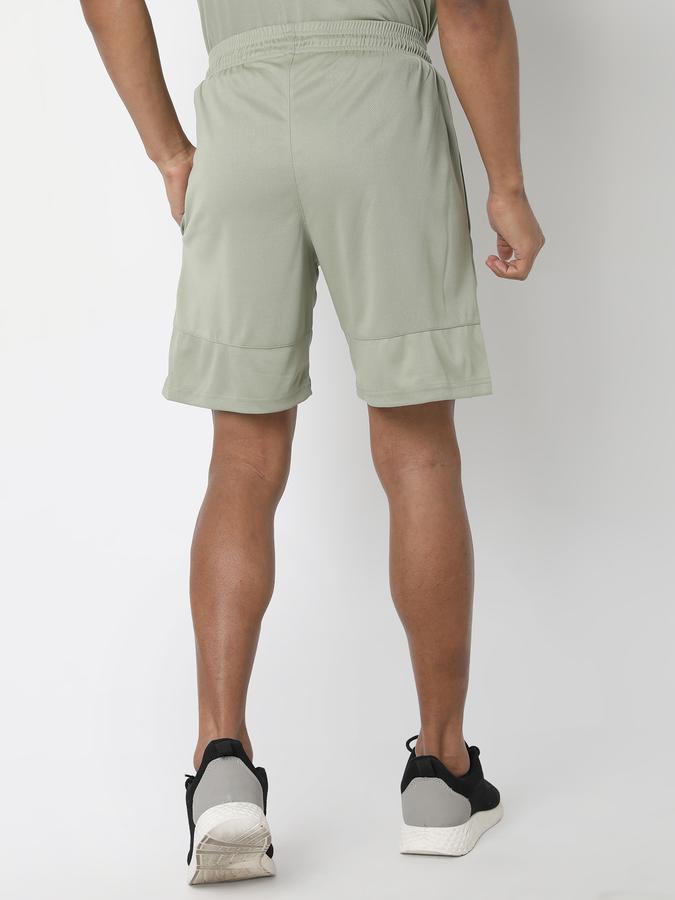 Men Regular Fit Shorts with Insert Pockets image number 3