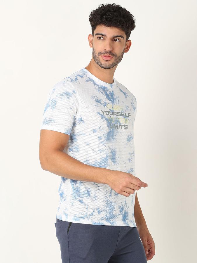 Men Printed Regular Fit Round-Neck T-Shirt image number 2