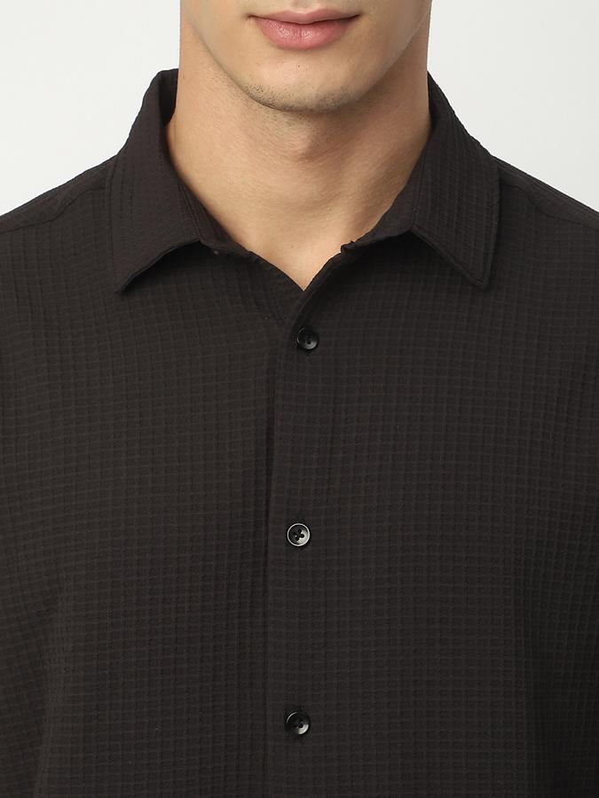 Men Solid Casual Shirt image number 3