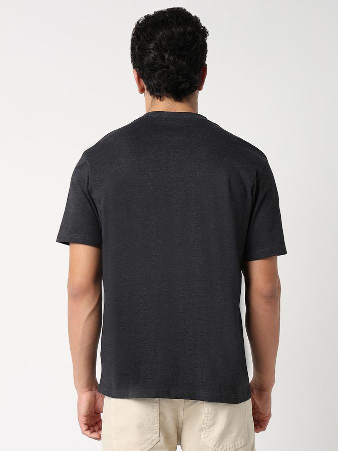 Solid Men Round Neck T-Shirt  image number 3