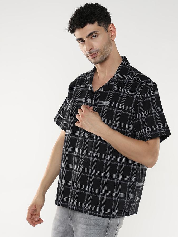 Men Checkered Casual Shirt image number 2