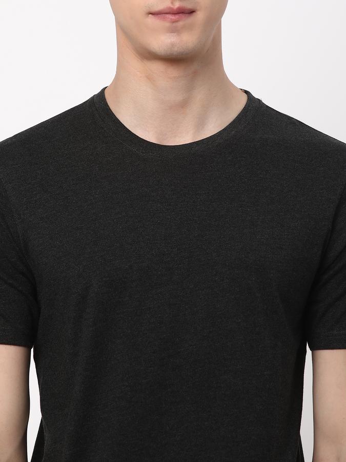 Men Regular Fit Round-Neck T-Shirt image number 3