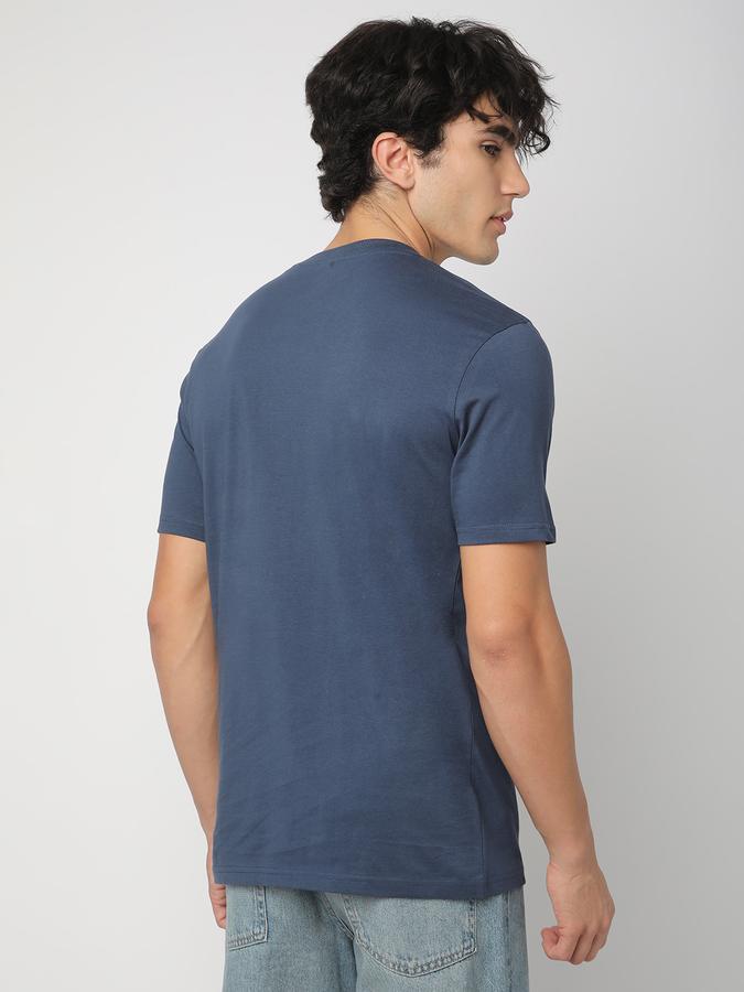 Solid Men Round Neck T-Shirt image number 2