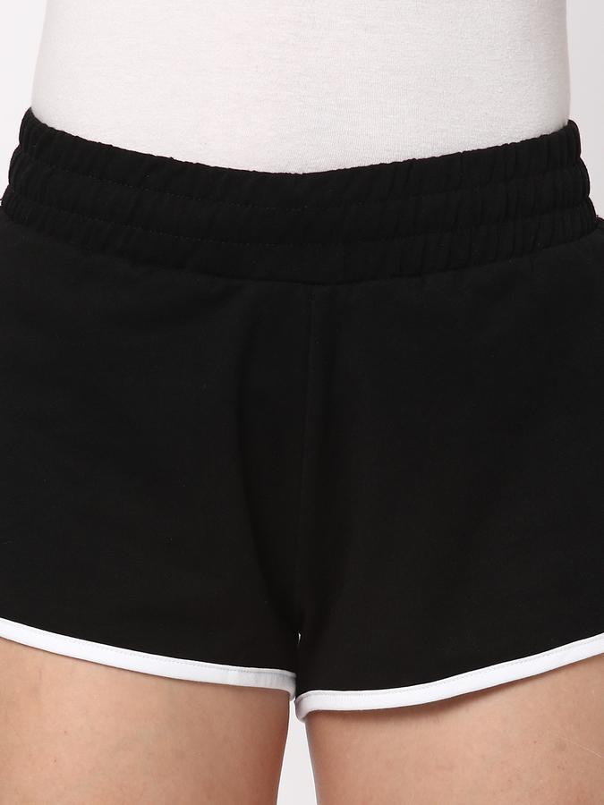 Women High-Rise Regular Fit Shorts image number 3