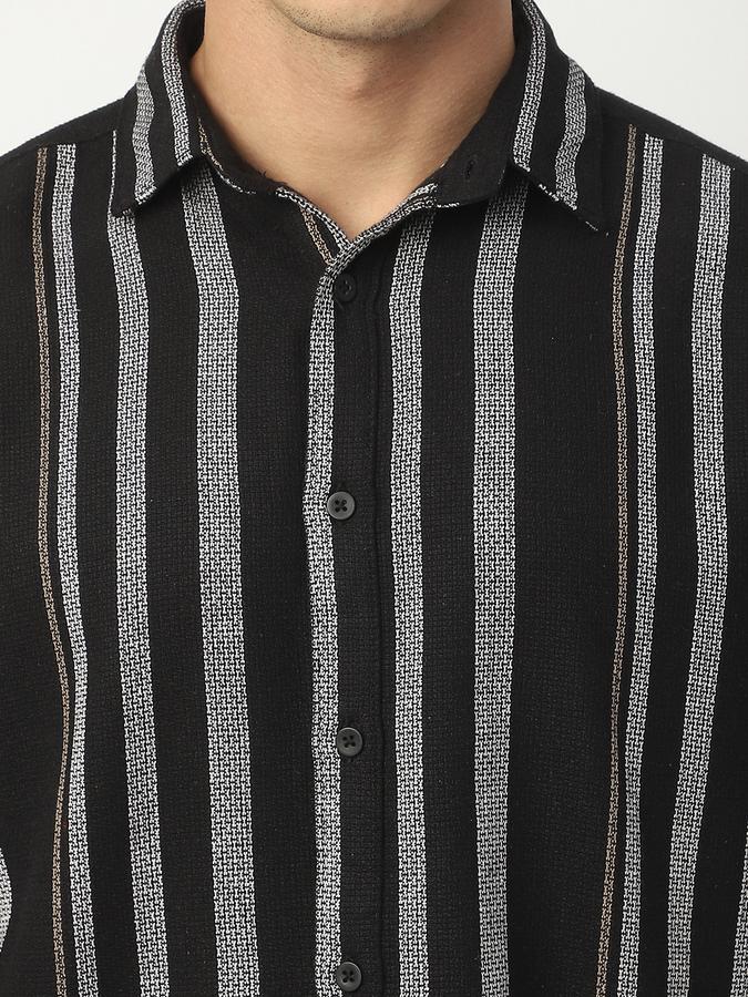 Men Striped Casual Shirt image number 3