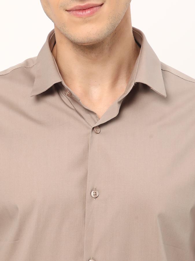 Men Slim Fit Cutaway Collar Shirt image number 3