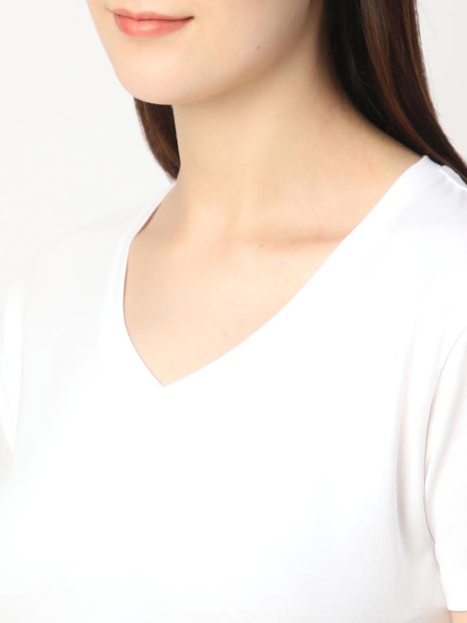 Solid Women Round Neck T-Shirt image number 3