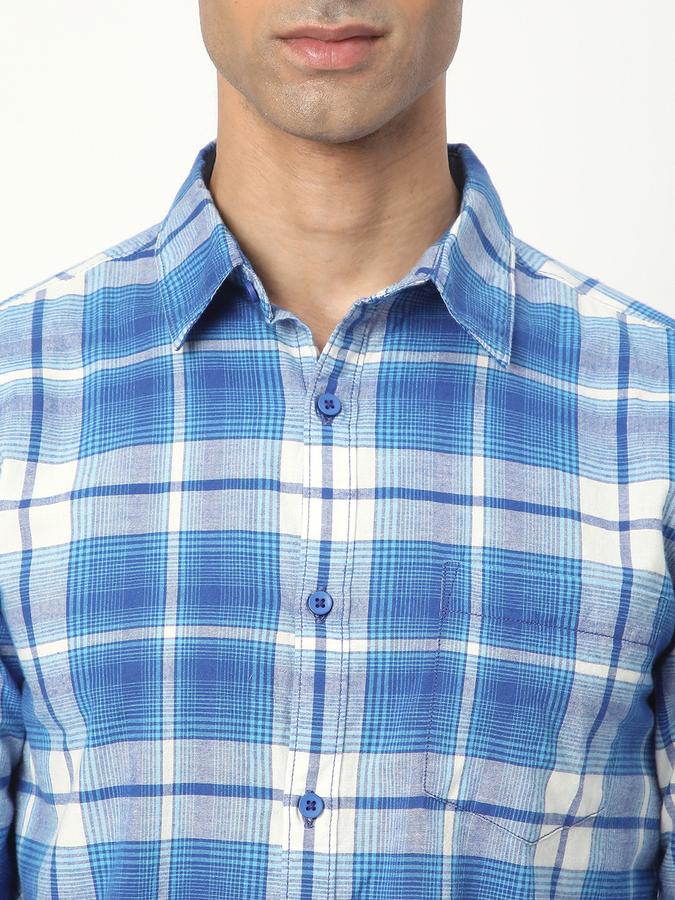 Men Checkered Casual Shirt image number 3