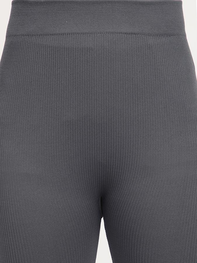 Solid Women Cycling Shorts image number 3