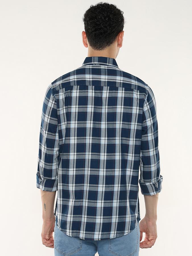 Men Checkered Casual Shirt image number 3