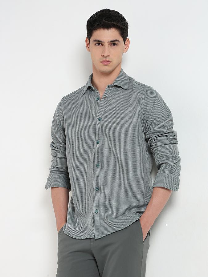 Men Textured Regular Fit Shirt image number 0