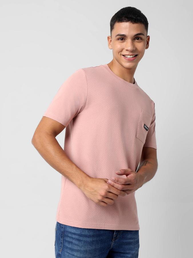 Men Regular Fit Round-Neck T-Shirt with Patch Pocket image number 2