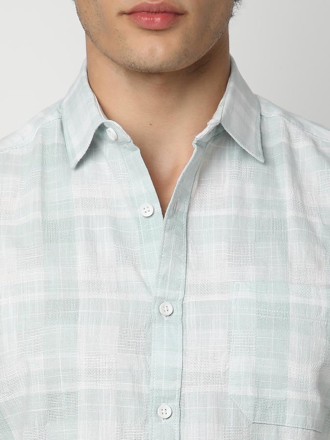 Men Checkered Casual Shirt  image number 3