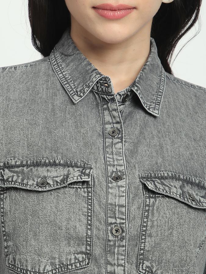 Women Solid Casual Shirt image number 3