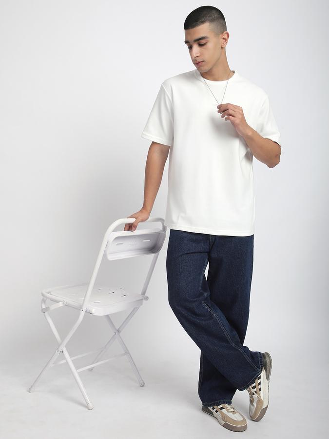 Solid Men Round Neck T-Shirt image number 1