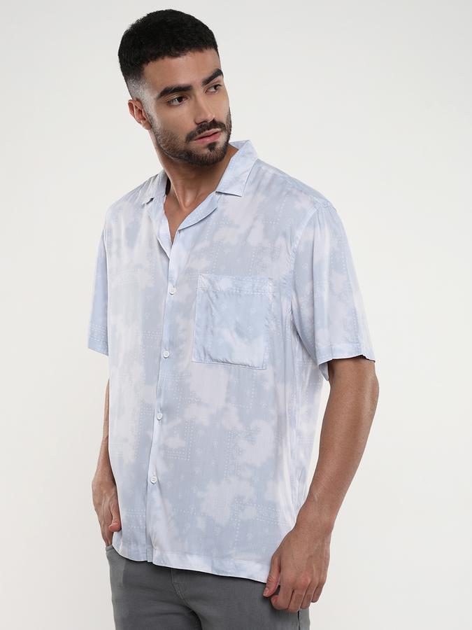 Men Relaxed Fit Shirt with Patch Pocket image number 2