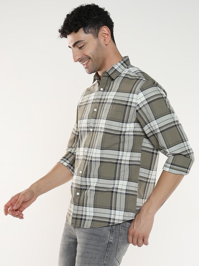 Men Checkered Casual Shirt image number 2