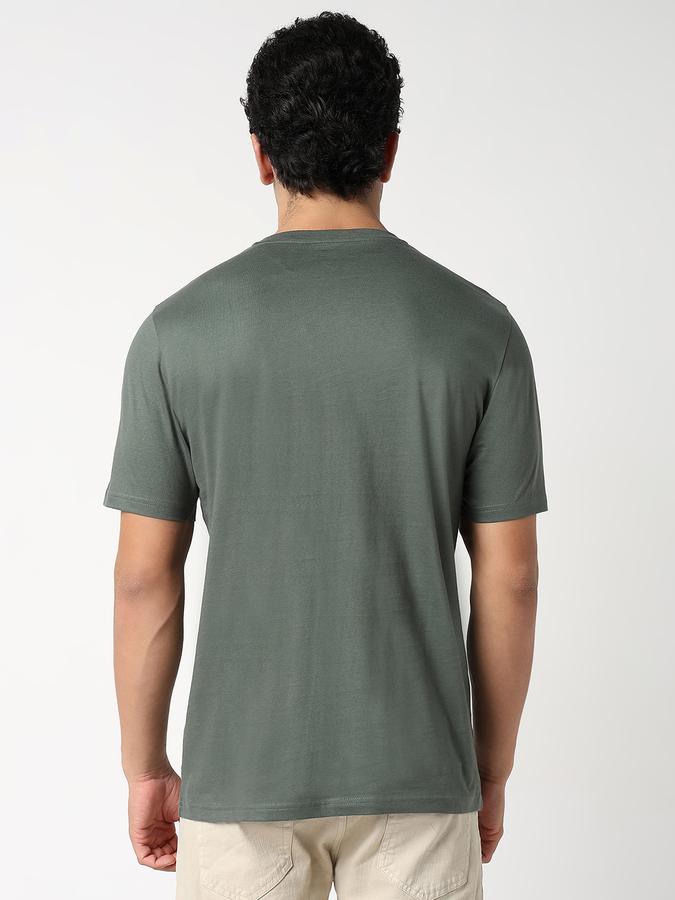 Solid Men Round Neck T-Shirt  image number 3