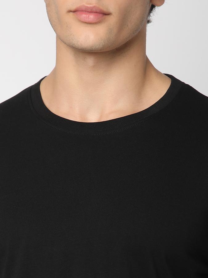 Solid Men Round Neck T-Shirt image number 3