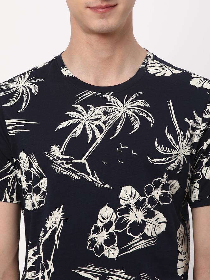 Men Printed Regular Fit Round-Neck T-Shirt image number 3