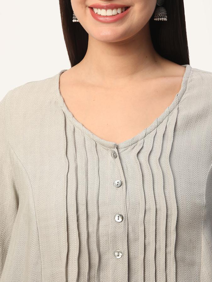 Women Relaxed Fit Top with Button Closure image number 3