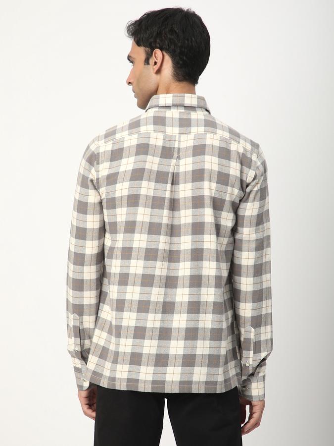 Men Checkered Casual Shirt image number 2