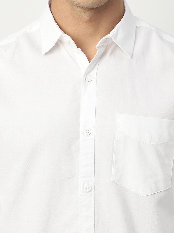 Men Solid Casual Shirt image number 3