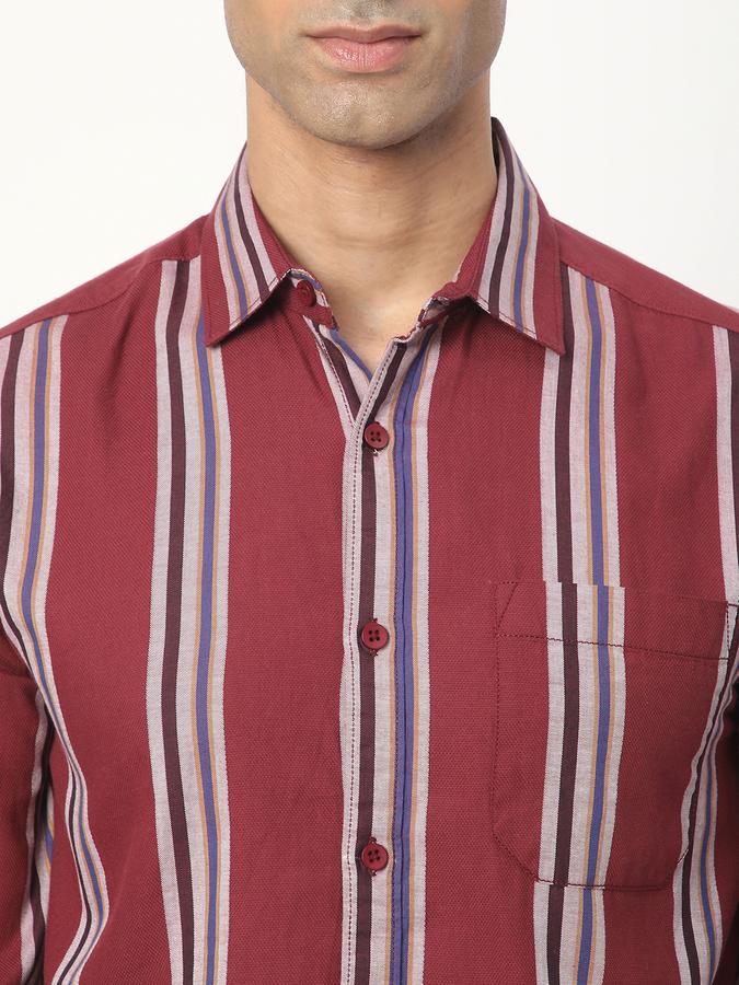 Men Striped Casual Shirt image number 3