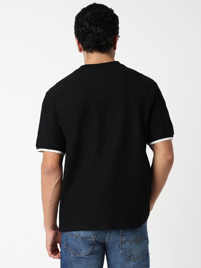 Self Design Men Round Neck T-Shirt  image number 3