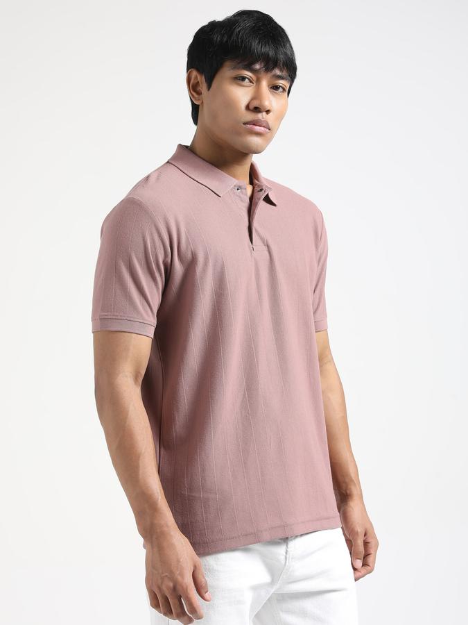 Men Textured Cut Away Collar T-shirts image number 1