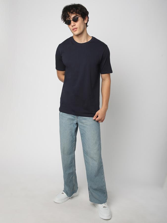 Solid Men Round Neck T-Shirt image number 1