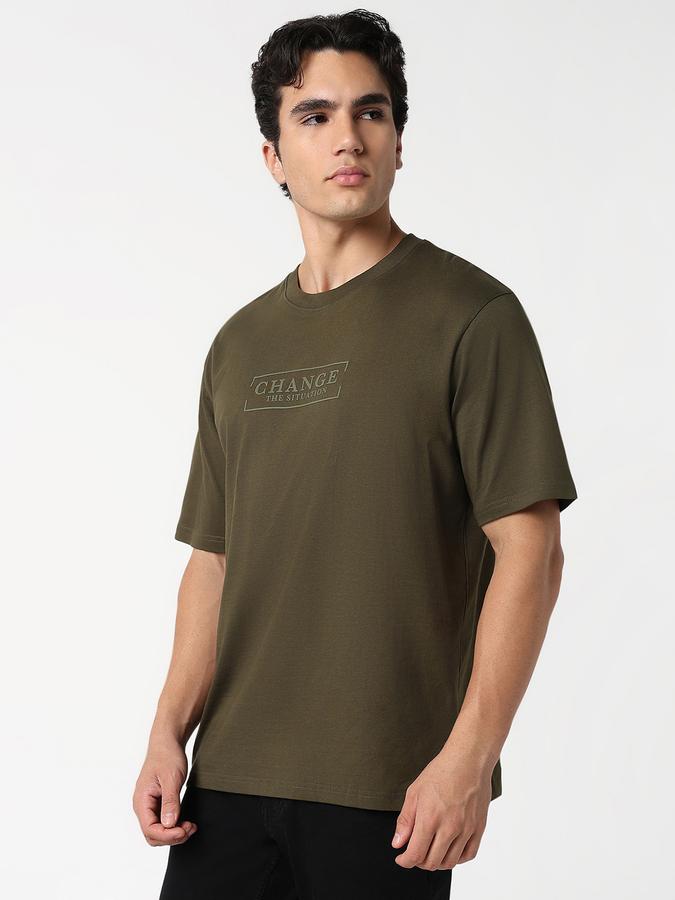 Solid Men Round Neck T-Shirt  image number 2