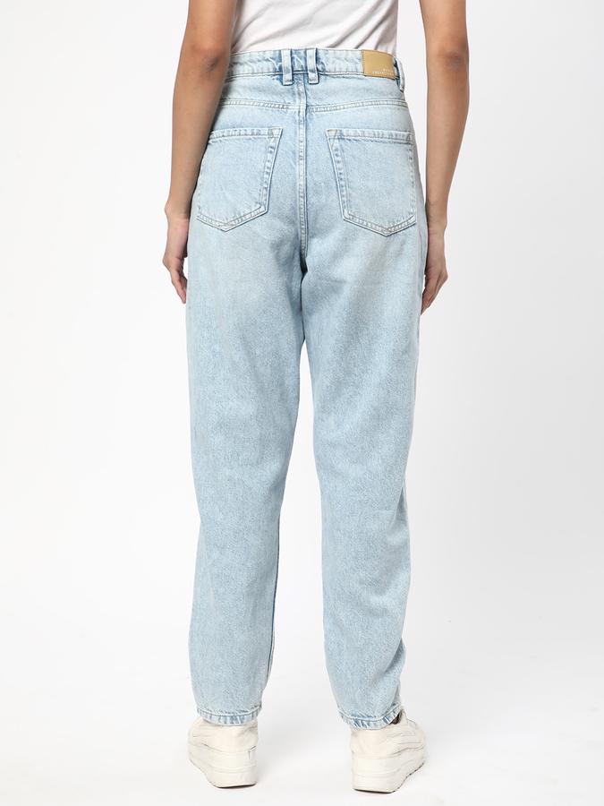 Women Lightly Washed Mom Jeans image number 2