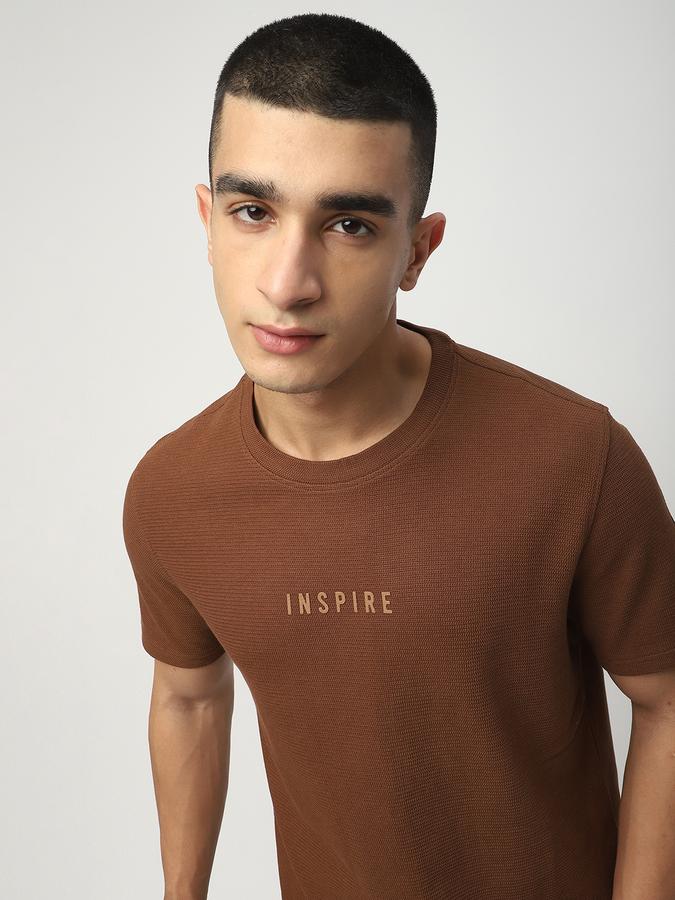 Solid Men Round Neck T-Shirt image number 0