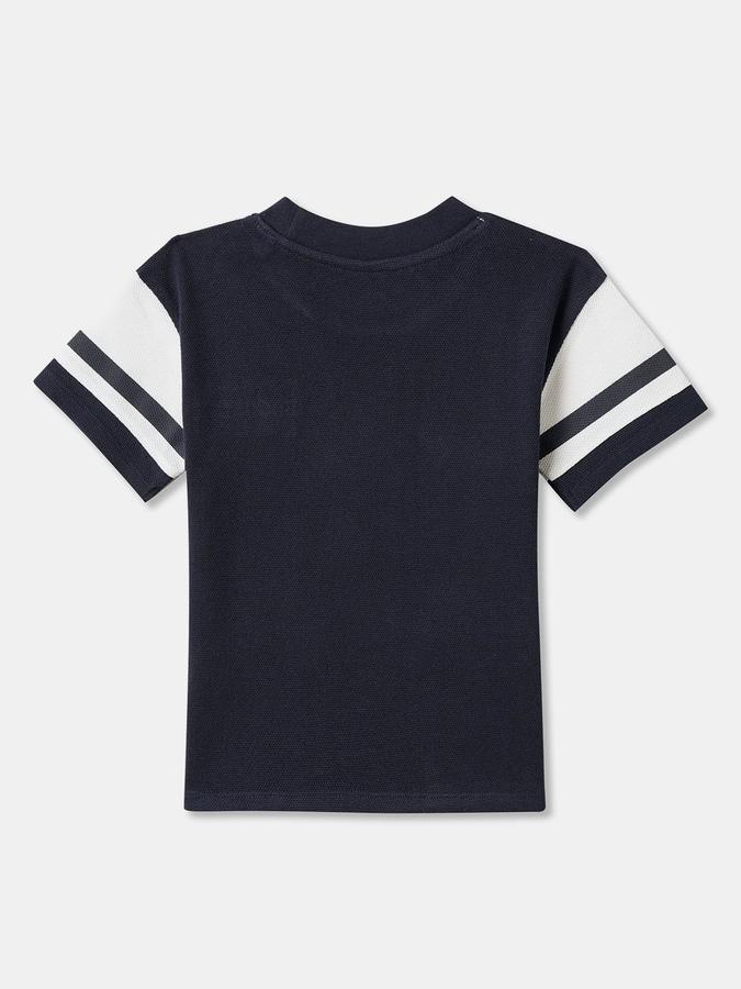 Boys Solid Pure Cotton Regular T Shirt  image number 1