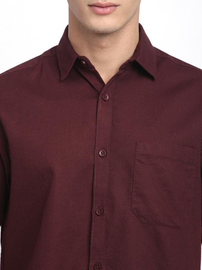 Men Solid Casual Shirt image number 3