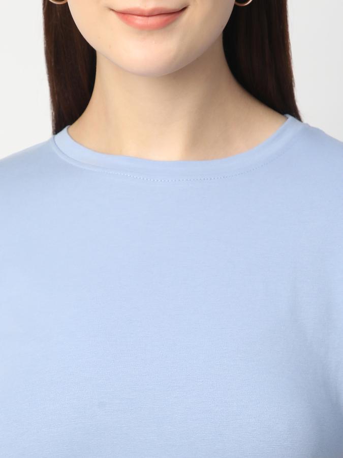 Solid Women Round Neck T-Shirt image number 3