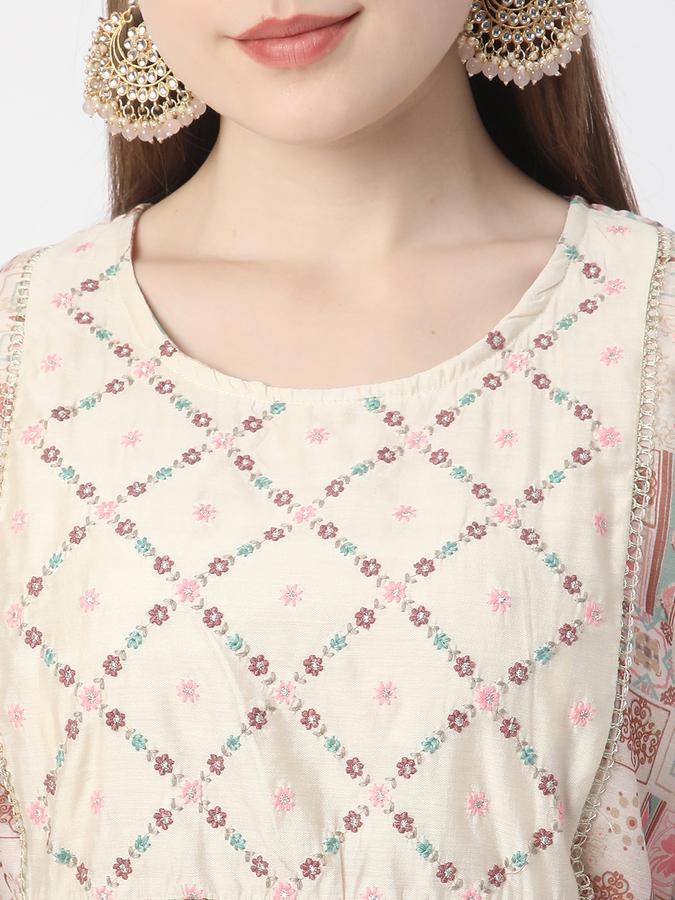 Women Printed Flared Kurta  image number 3