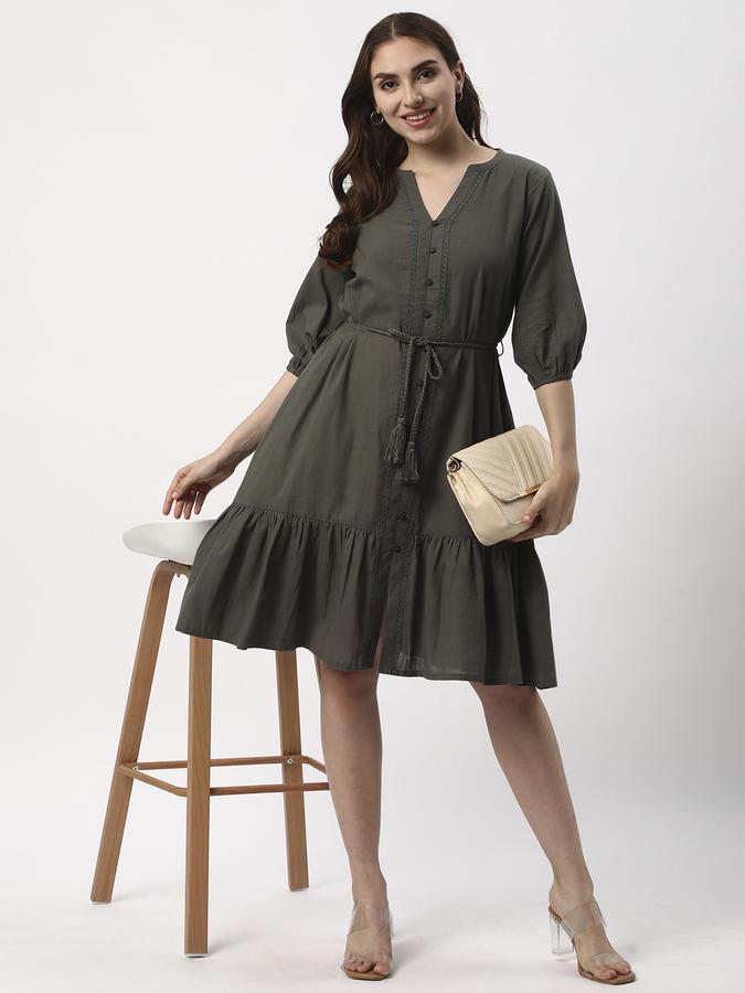 Women Solid Round Neck Dresses image number 1