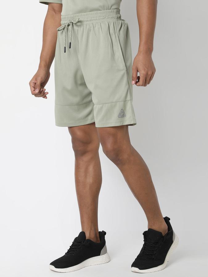 Men Regular Fit Shorts with Insert Pockets image number 2