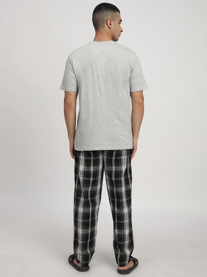 Men Printed Top & Pyjama Set  image number 2