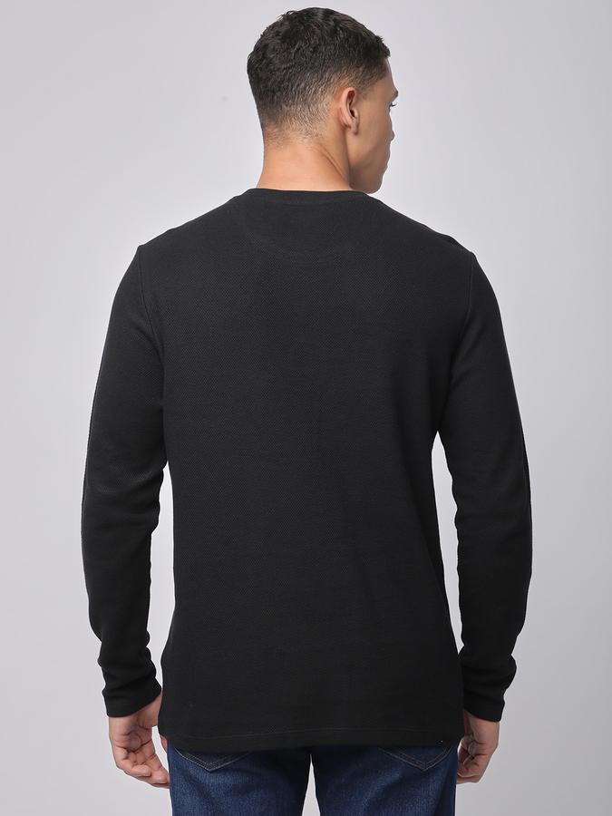 Solid Men Round Neck T-Shirt  image number 2