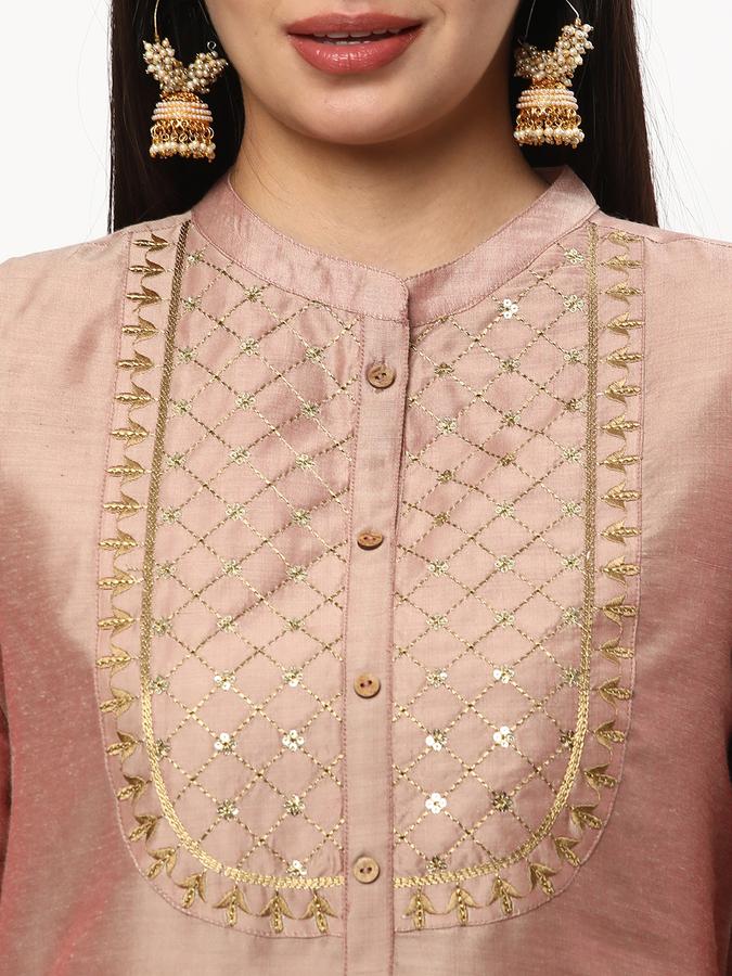 Women Embroidered Kurta & Trousers Set image number 3