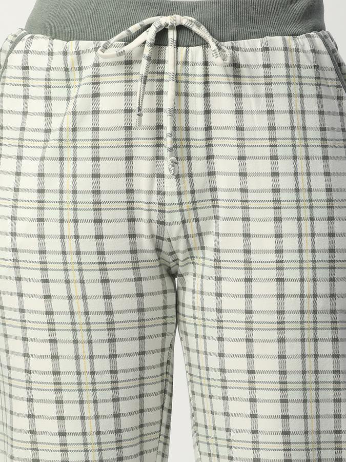 Women Checkered Pyjamas with Drawstring Waist image number 3