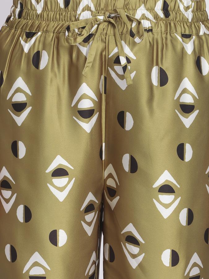 R&B Relaxed Women Trousers image number 3