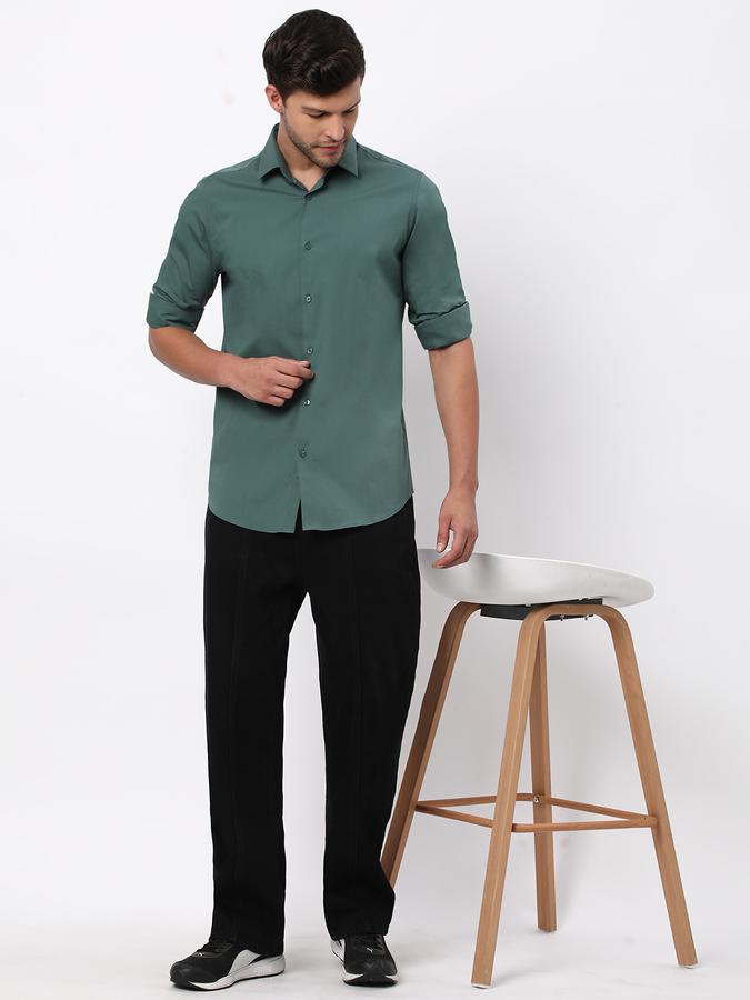 Solid Slim Fit Shirt image number 1