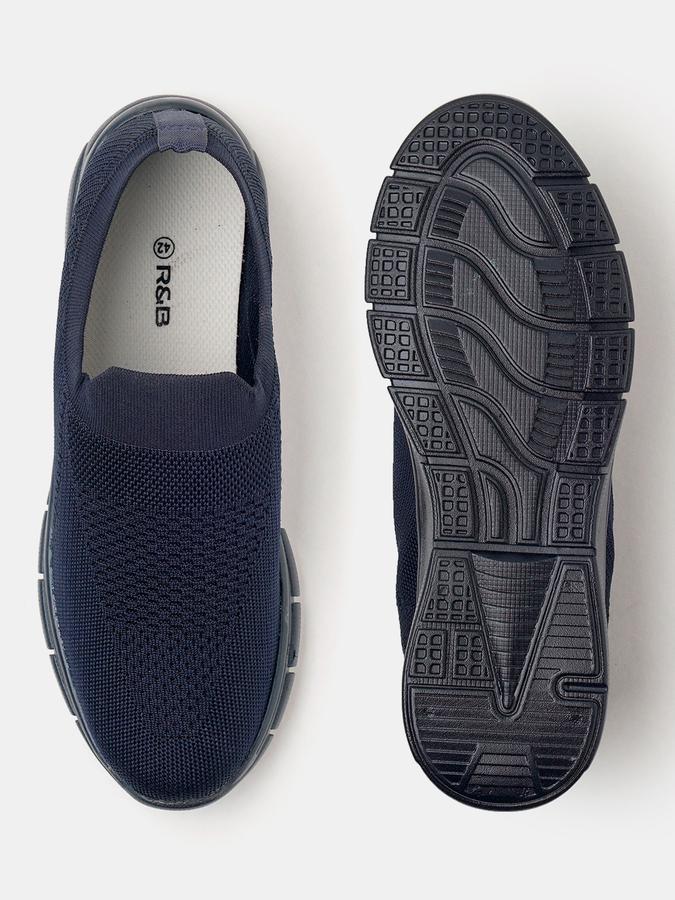 Men Low-Top Sneakers with Slip-On Styling image number 3