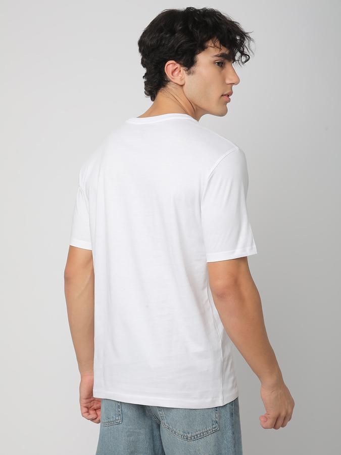 Solid Men Round Neck T-Shirt image number 2