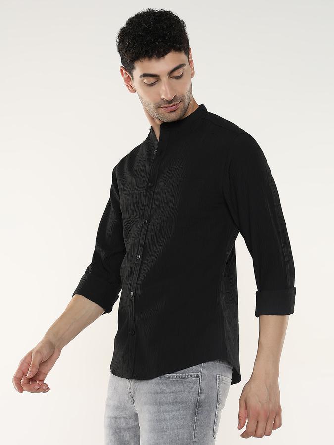 Men Solid Casual Shirt image number 2