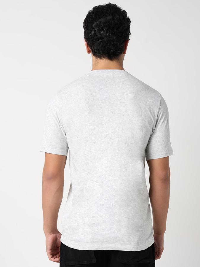 Solid Men Round Neck T-Shirt  image number 3